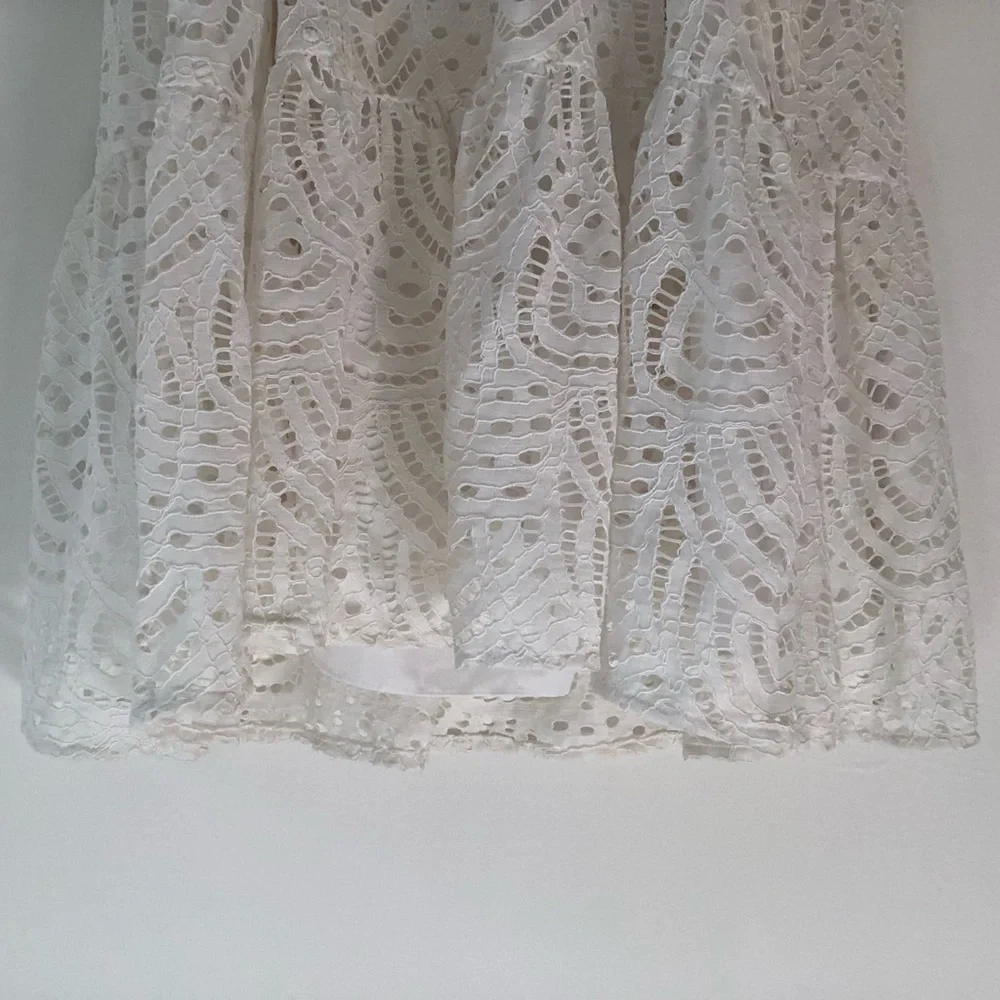 Lilly Pulitzer Alanna Dress in Marine Tropic Lace Resort White Size Medium - Picture 16 of 16
